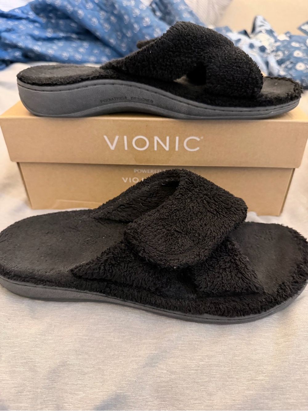 Vionic Women's Black Fuzzy Comfort Slippers, Women’s Size 9